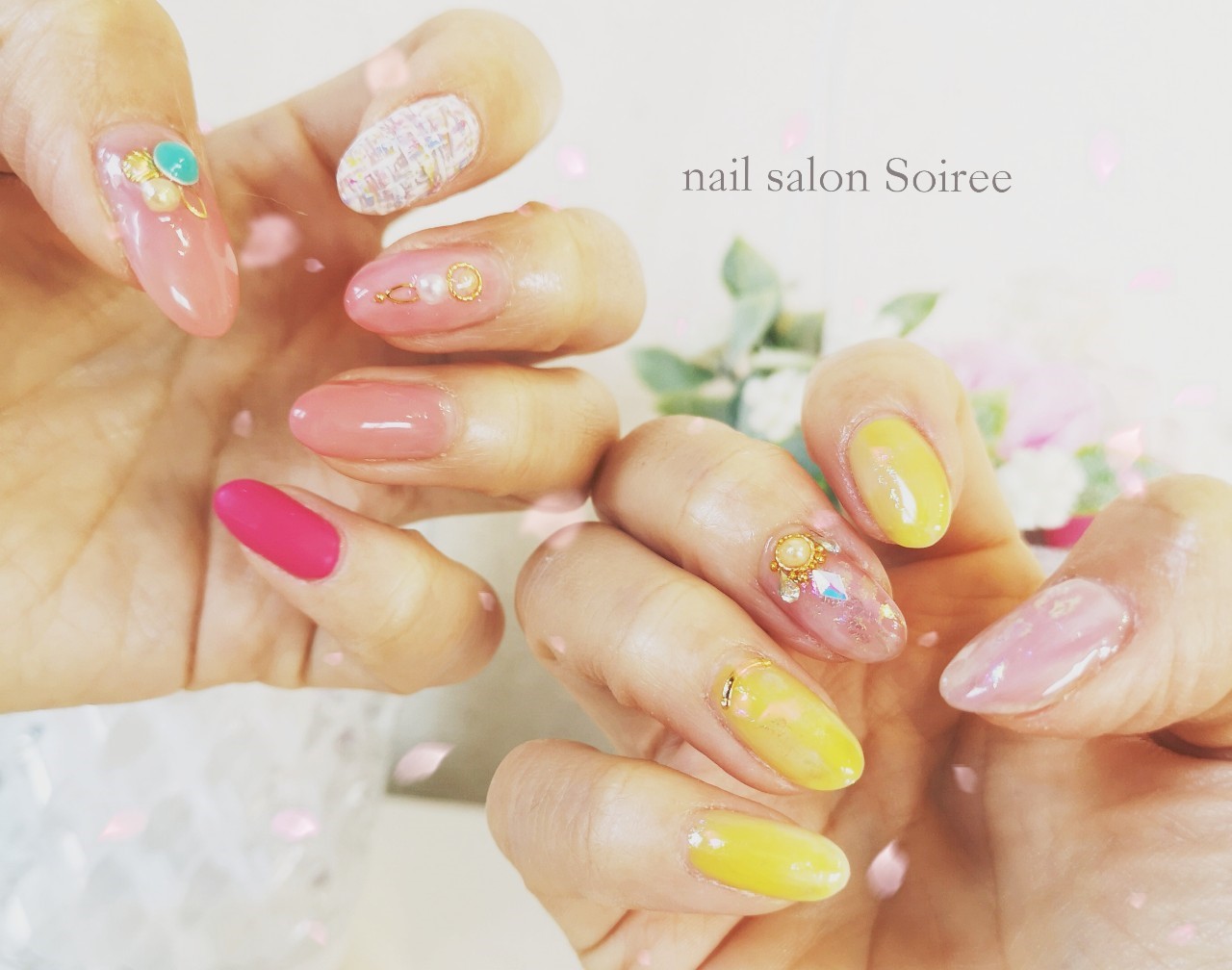 Nail Salon Soiree 白島駅から徒歩10秒 完全予約制のネイルサロン